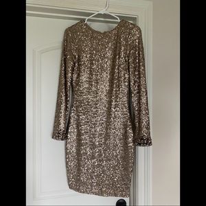 Badgely Mishka gold sequin long sleeve cocktail dress, size 6, perfect condition